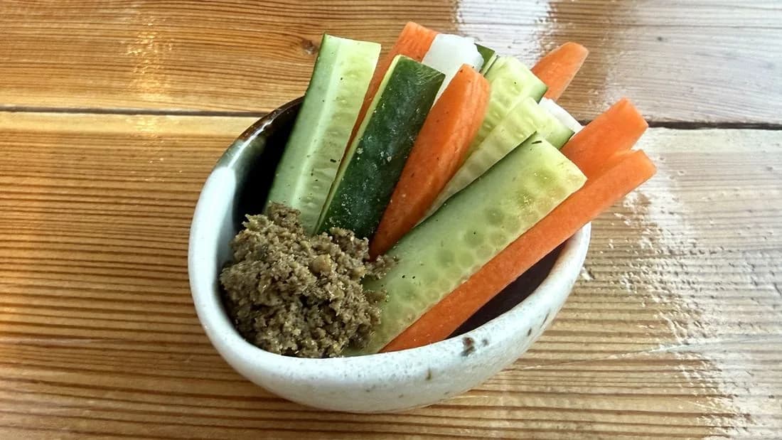 ネパール風野菜スティック 青唐辛子塩添え